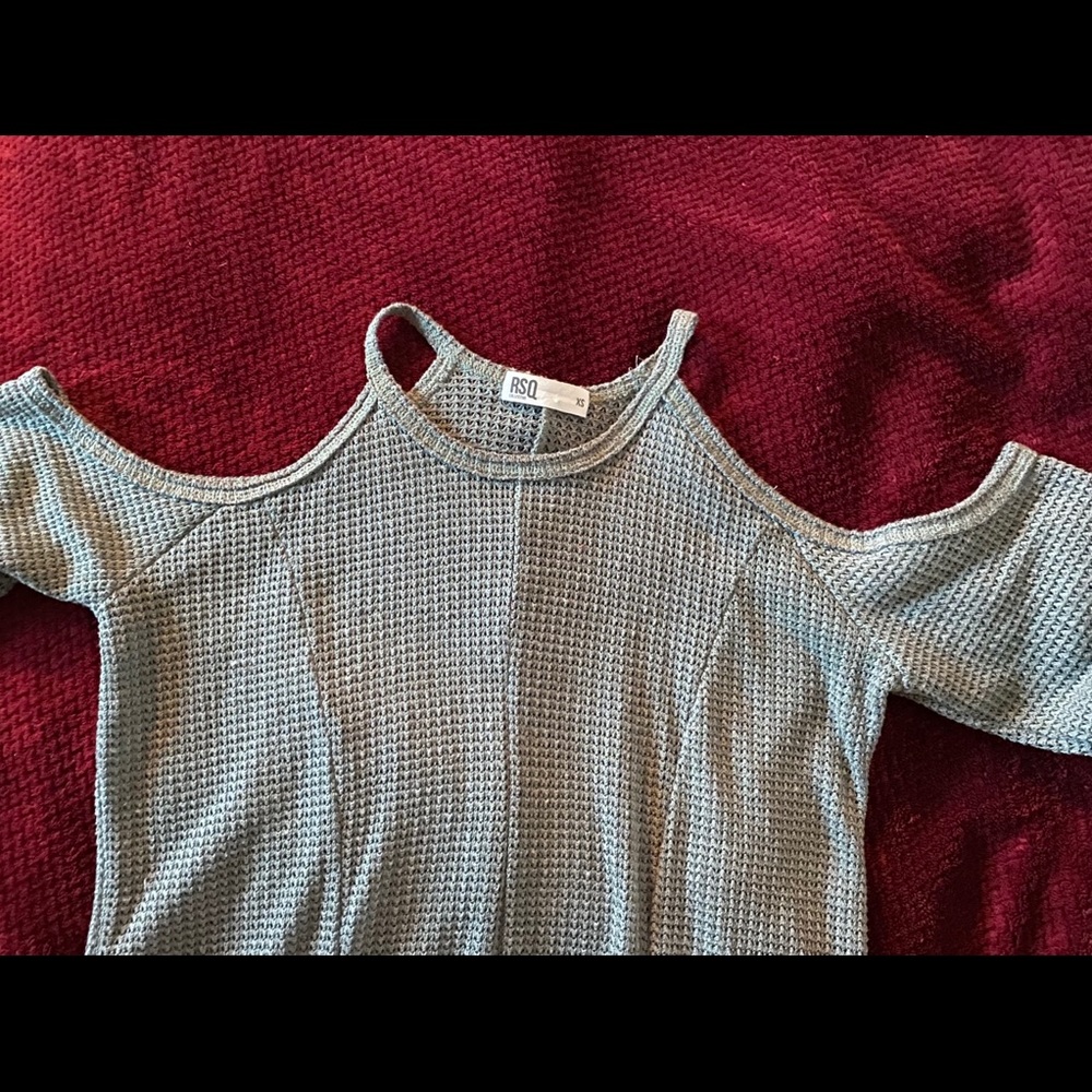 Adorable form fitting shoulderless shirt for sale